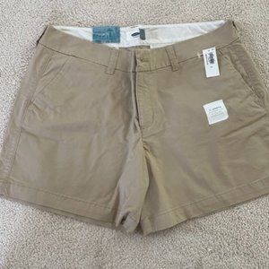 Tan Old Navy flat front shorts 5"